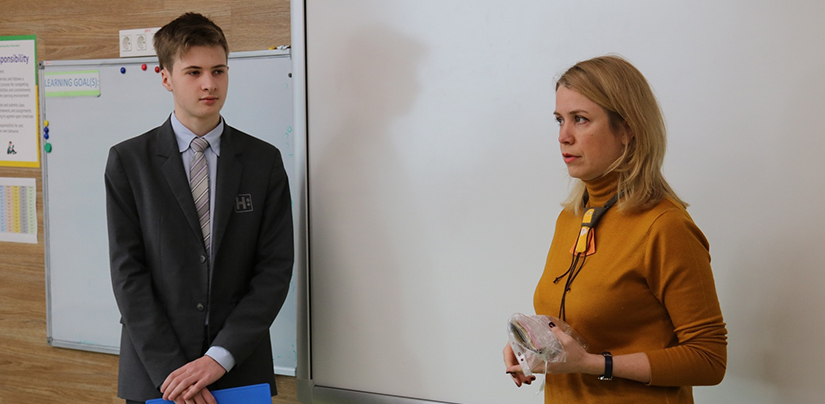 Учні Новопечерської школи зустрілися із співзасновницею благодійного фонду Tabletochki